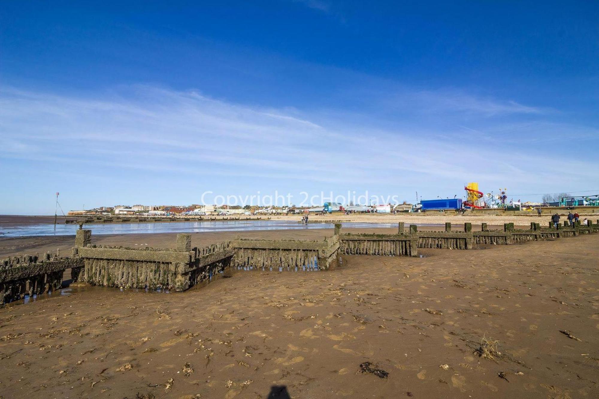 Caravan With Decking Within Walking Distance To Hunstanton Beach Ref 23054S Exterior photo
