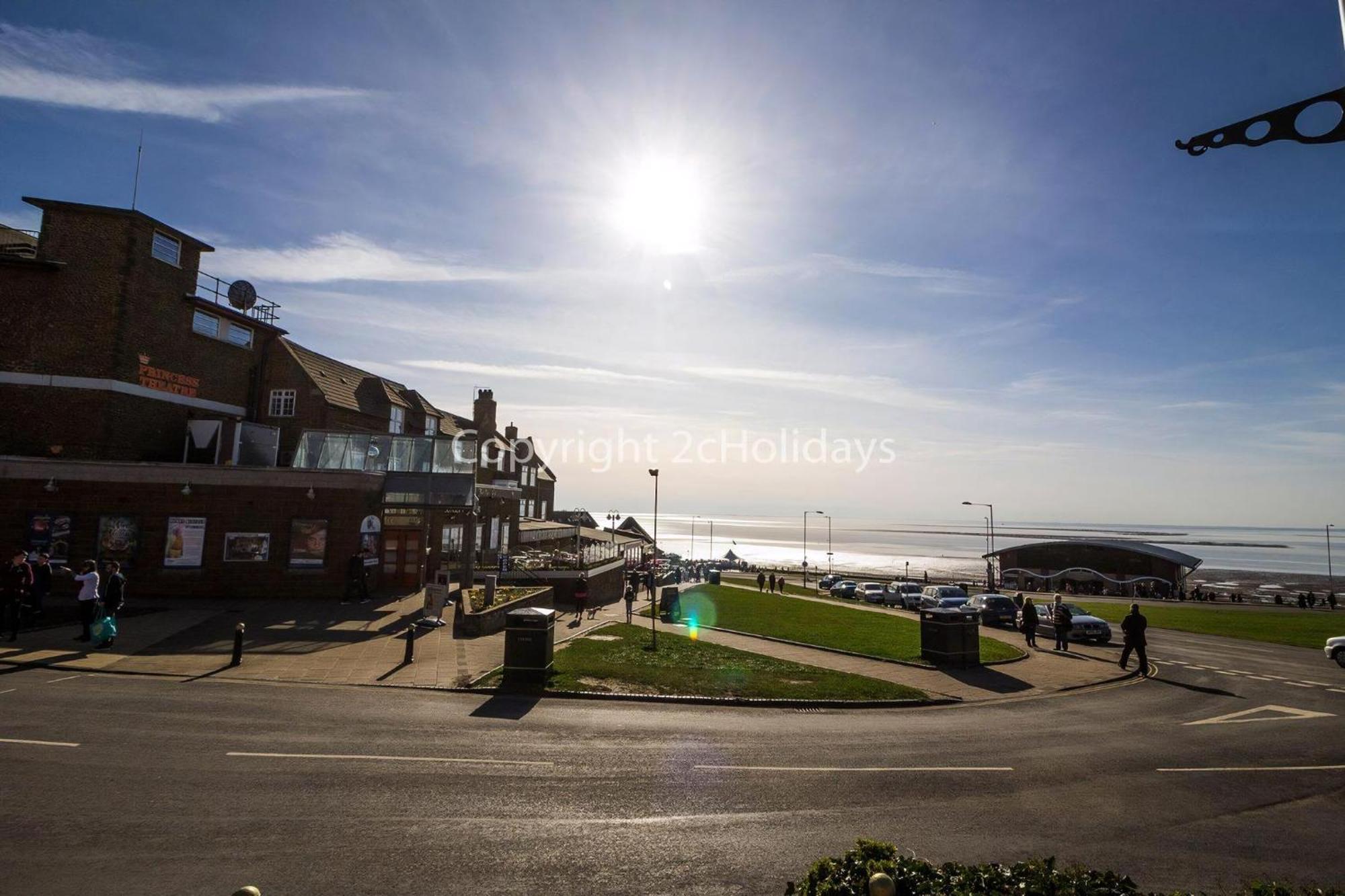 Caravan With Decking Within Walking Distance To Hunstanton Beach Ref 23054S Exterior photo